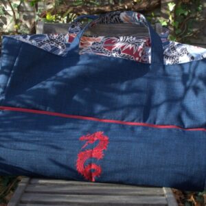 sac de yoga bleu marine broderie dragon rouge